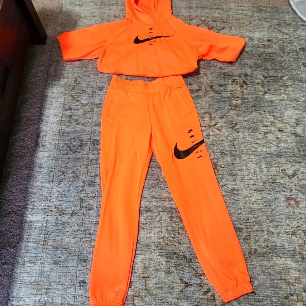 Nike - Picture 1 of 1